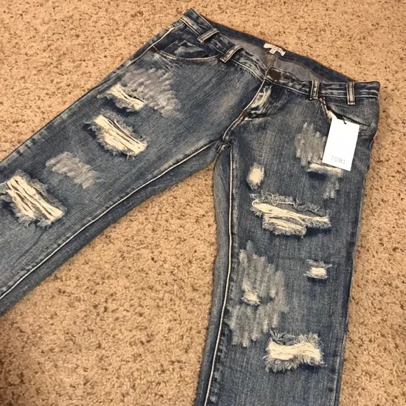 Distressed Girlfriend Jeans NWT - Picture 2 of 3